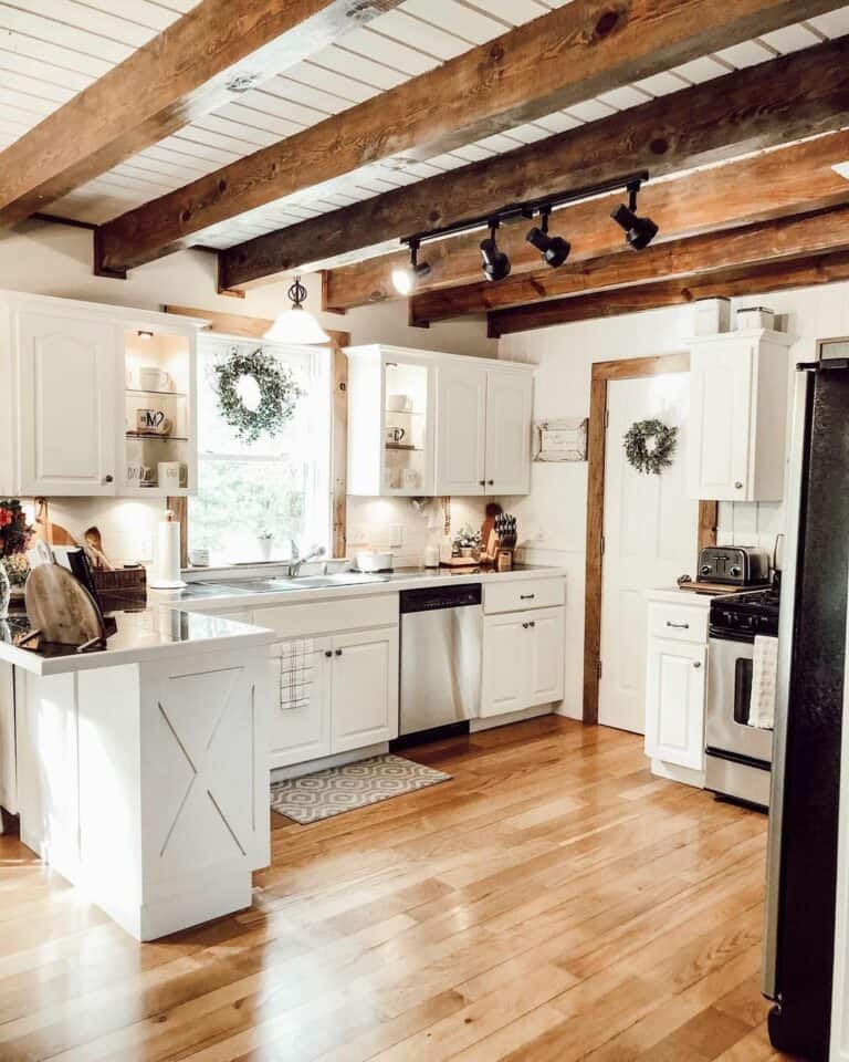 Kitchen With Wooden Ceiling Beam Idea