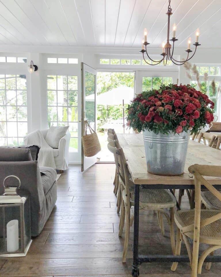 Large Farmhouse Room With Large Windows With Grid Patterns