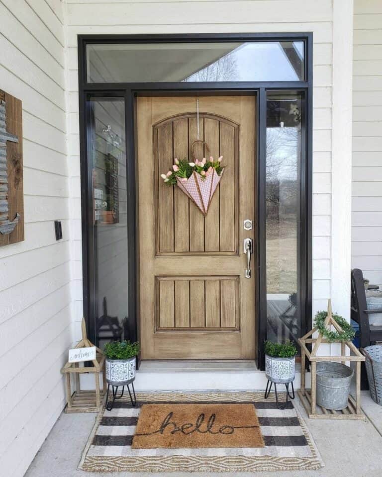 Light Wood Entrance Door With Spring Umbrella Décor