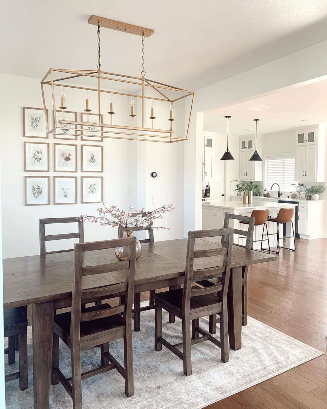 linear-gold-dining-table-chandelier-soul-lane