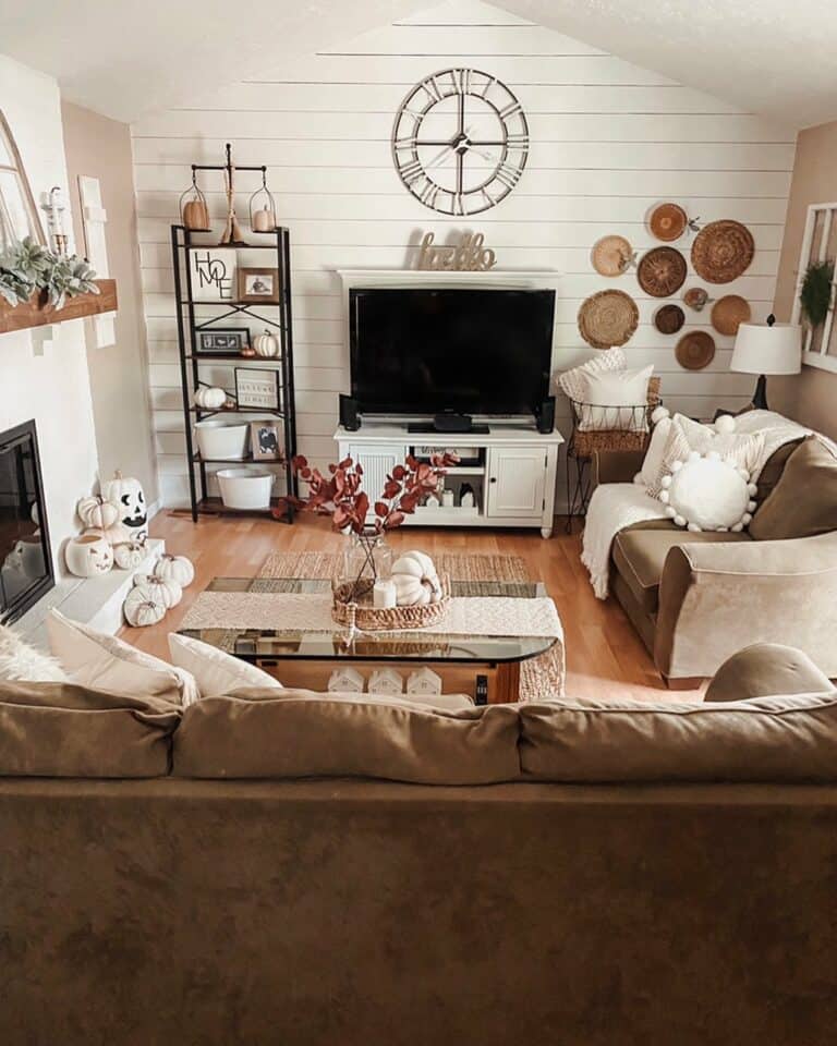 Living Room With Fall-inspired Décor