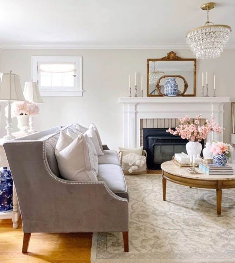 Living Room With Pink Floral Décor