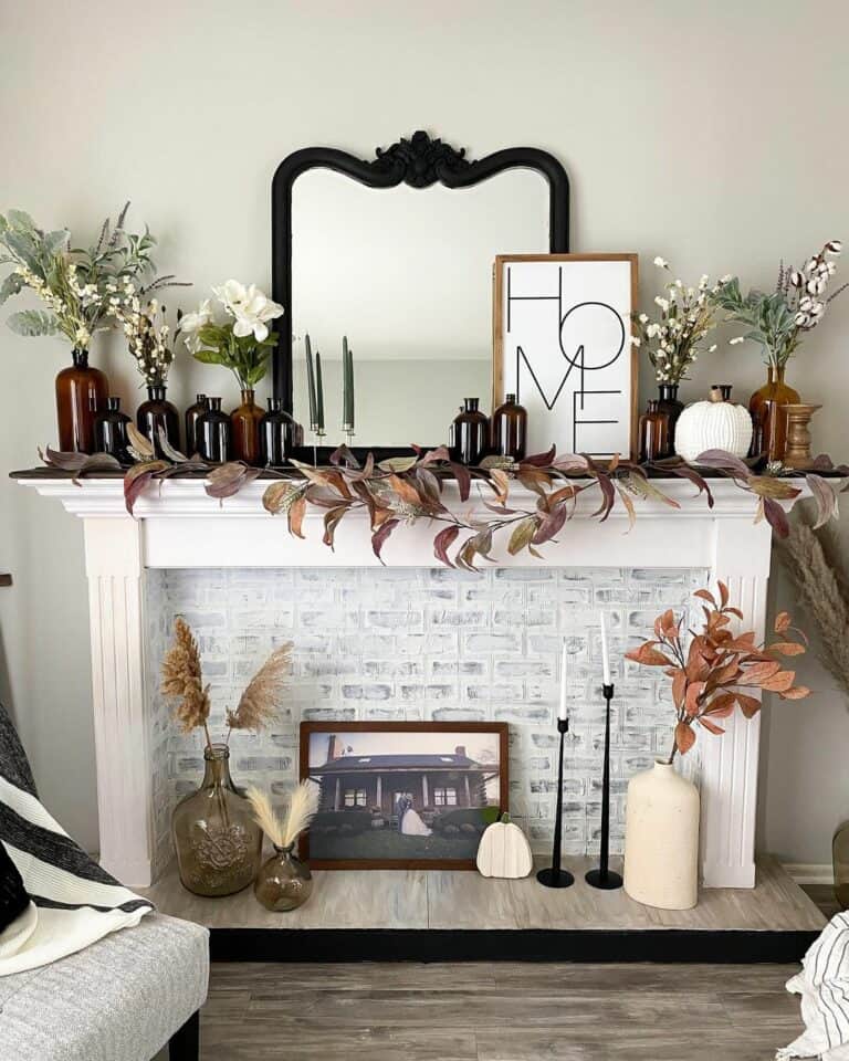 Living Room's Fall Mantel Décor