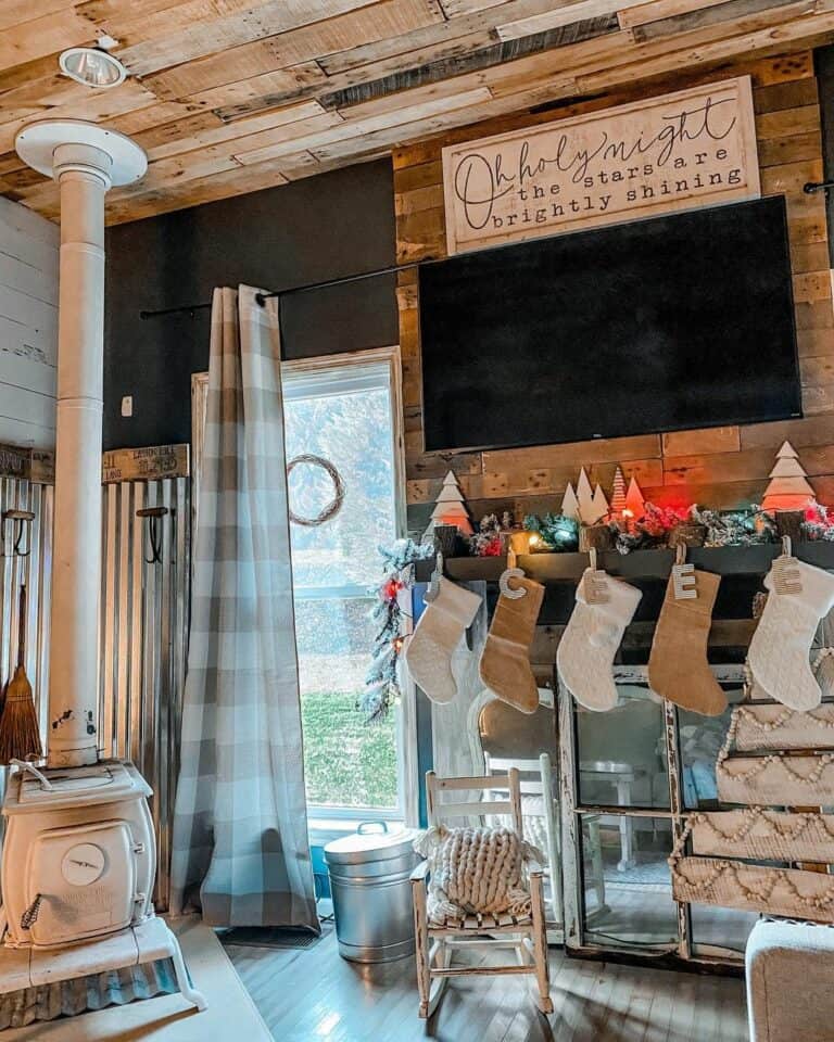 Lodge Style Christmas Décor With Burlap Stockings