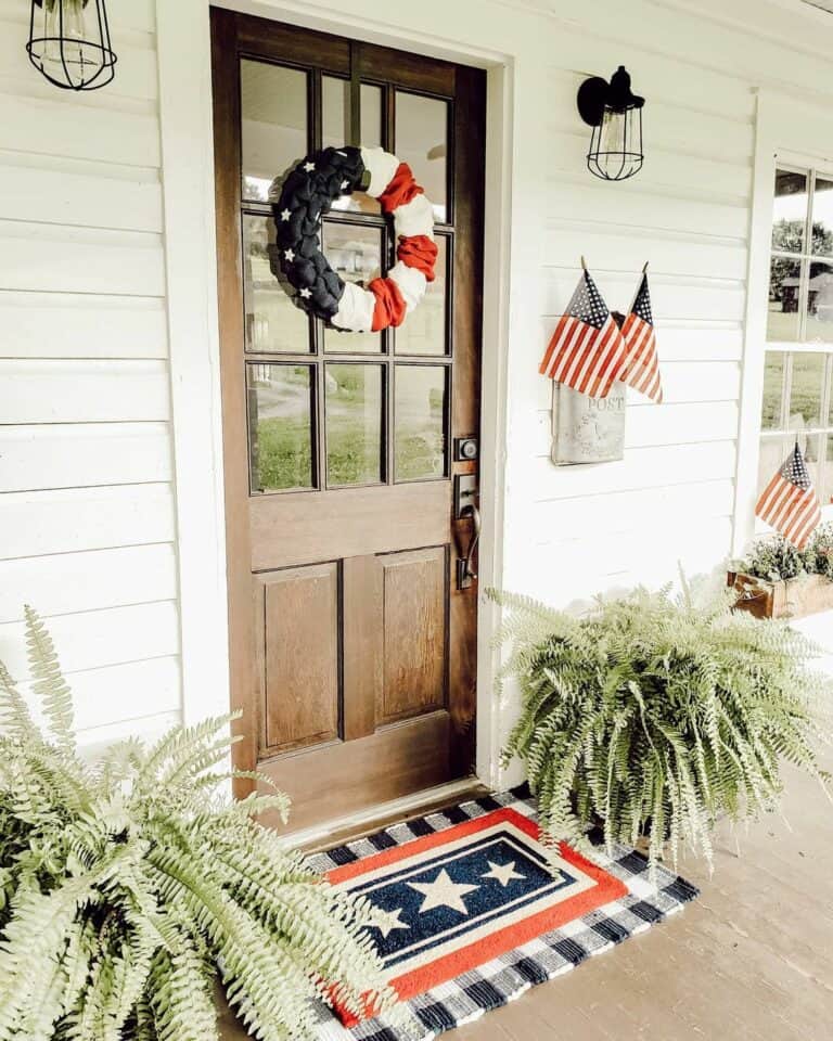 Minimalist Memorial Day Front Porch Decoration Idea