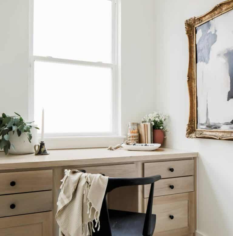 Minimalist Office Décor Idea