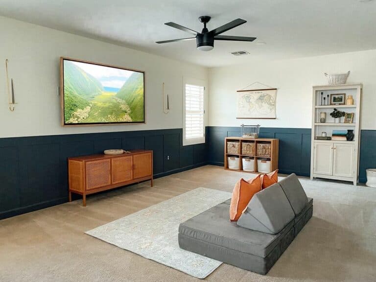 Minimalist Room With Floor Seating