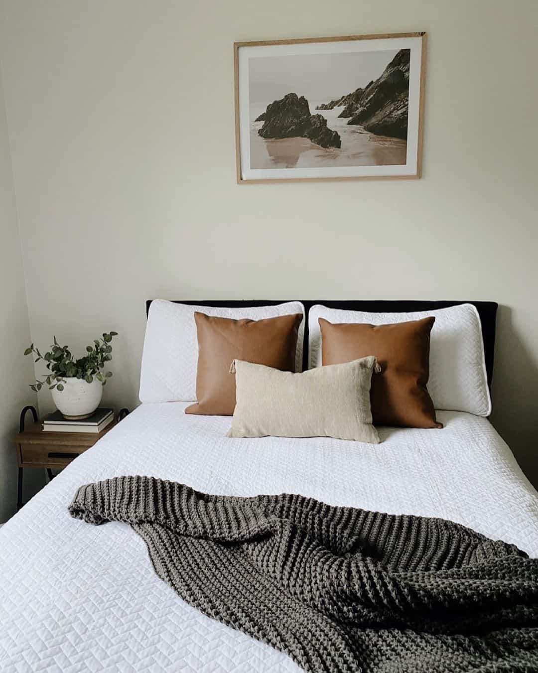 Modern Black and White Guest Bedroom Idea - Soul & Lane