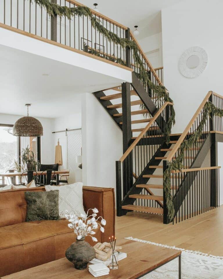Modern Black and Wood Holiday Staircase Design