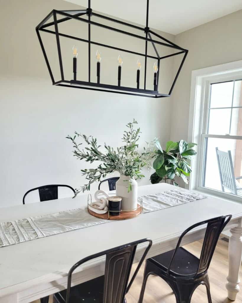 Modern Farmhouse Dining Table Décor