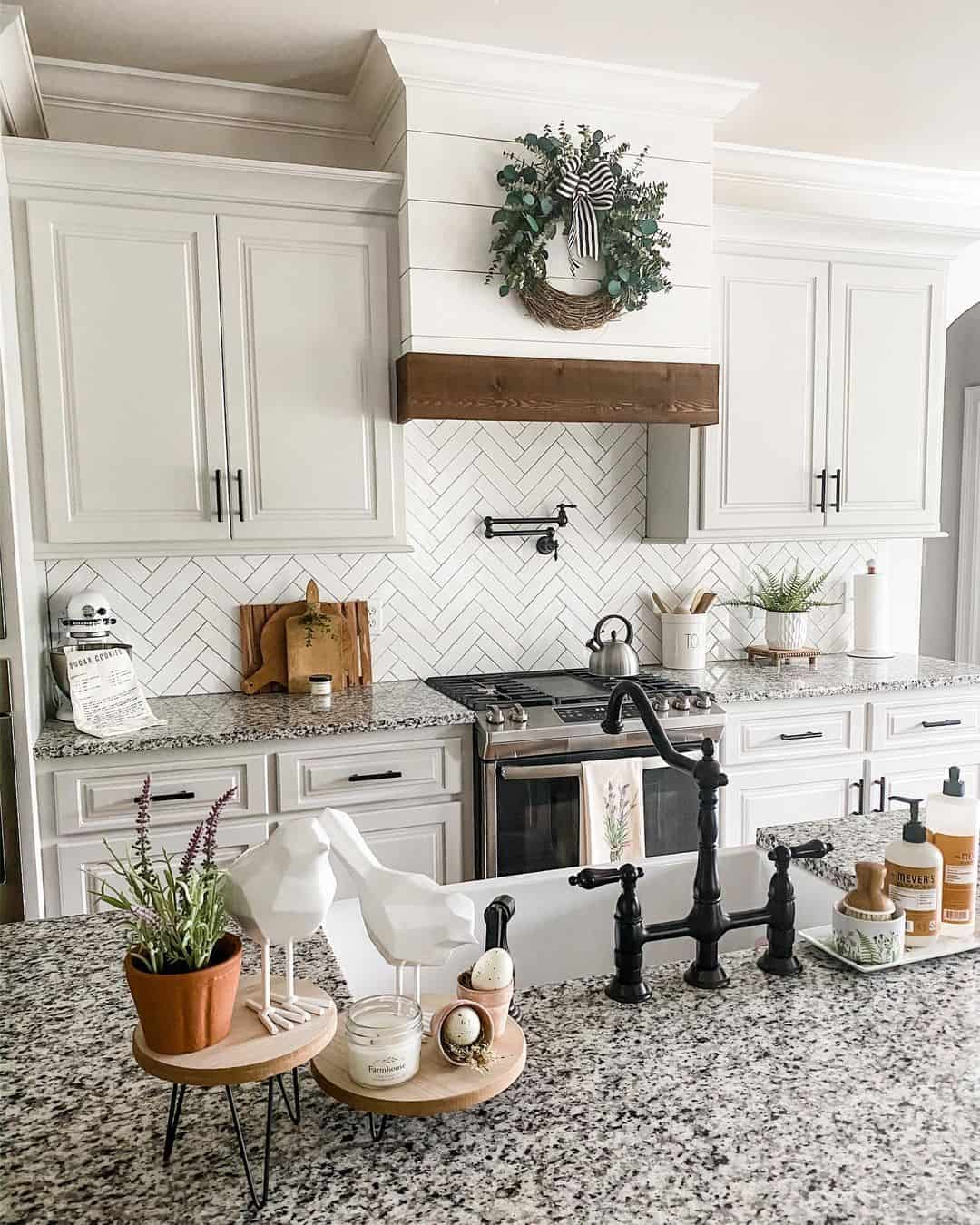 Modern Farmhouse Kitchen - Soul & Lane