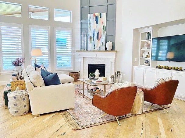 Modern Farmhouse Living Room With Glass Table