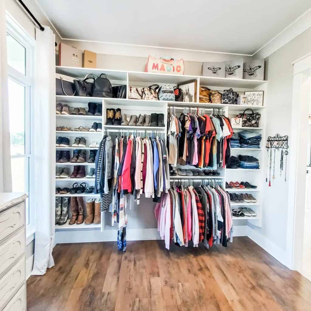 Modern Farmhouse Walk-in Closet Ideas