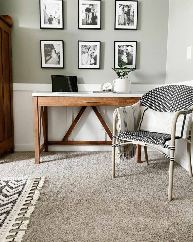 Monochrome Office Décor