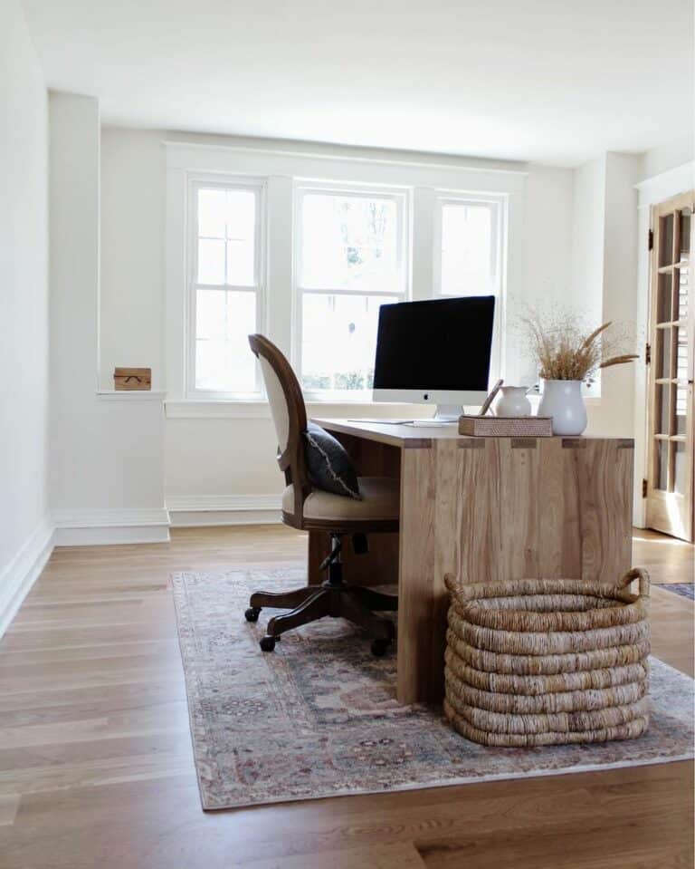 Natural and Traditional Home Office Layout