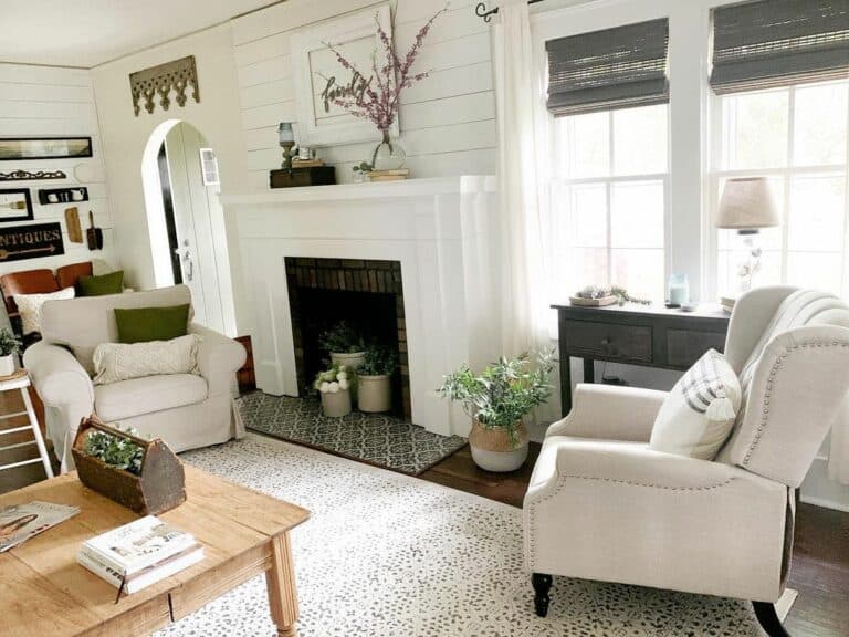 Neutral Farmhouse Décor Ideas for an Empty Fireplace