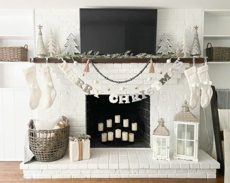 Neutral Holiday Décor Ideas for an Empty Fireplace