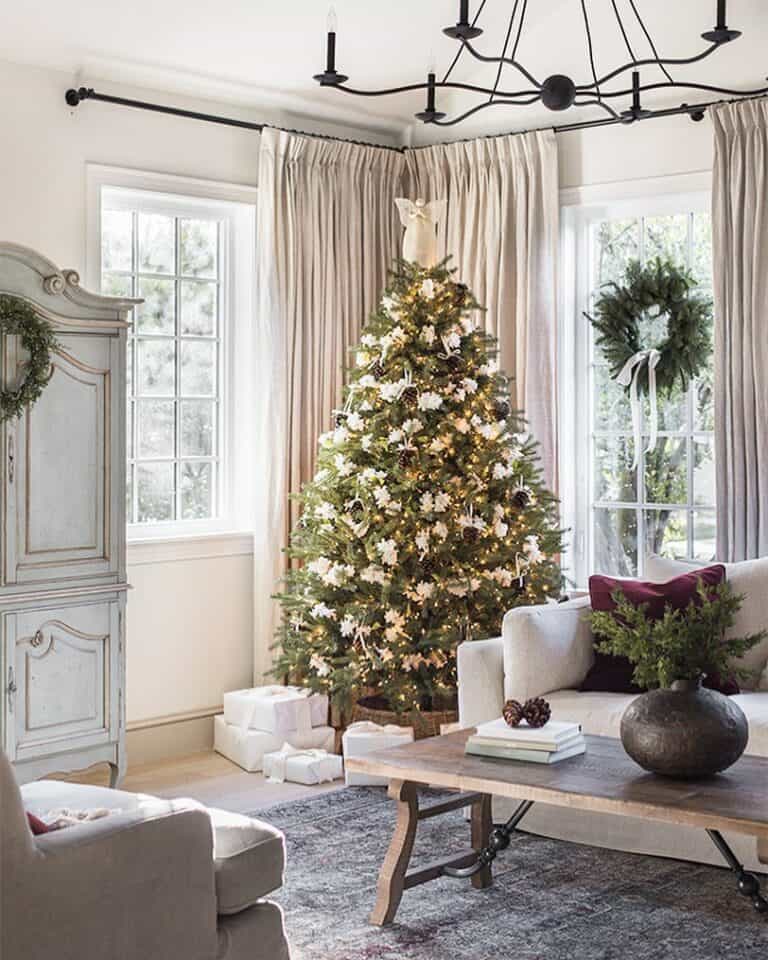 Neutral Living Room With Christmas Wreaths