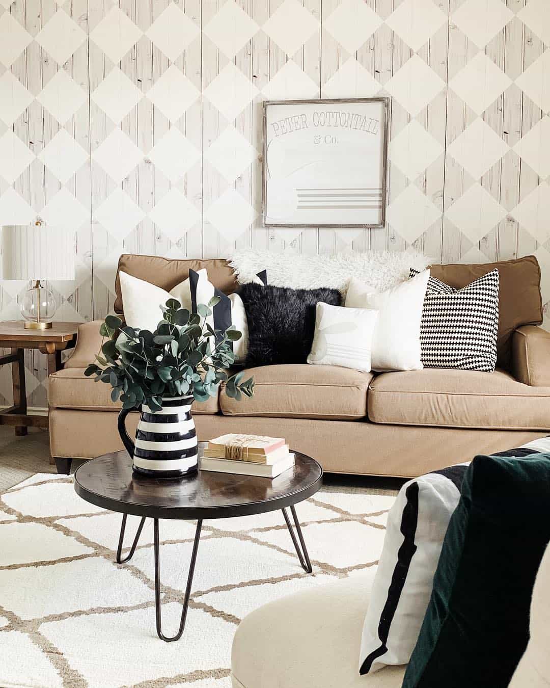 Neutral-toned Living Room With Diamond-patterned Wallpaper - Soul & Lane