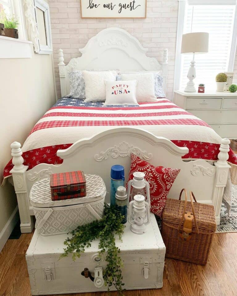 Patriotic Bedding Perfect for a Vintage Bedroom
