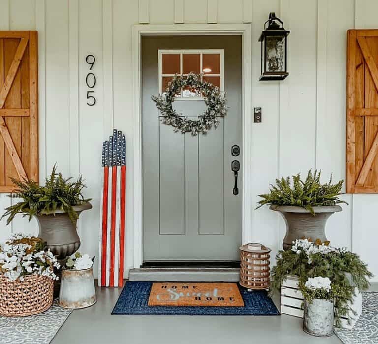 Patriotic Porch Décor Ideas With a Minimalist Approach