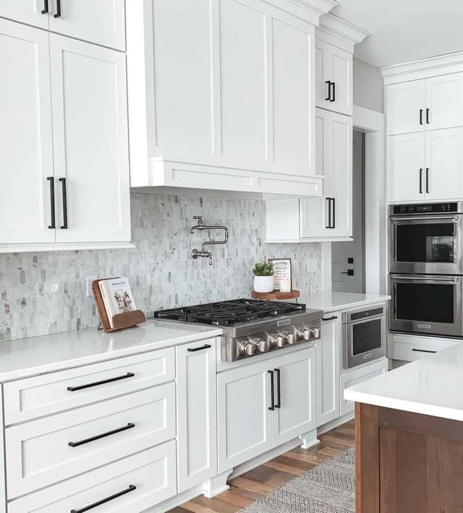 Picket Backsplash and Bold Cabinet Hardware