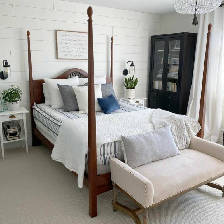 Relaxing Farmhouse Bedroom With Four Poster Bed