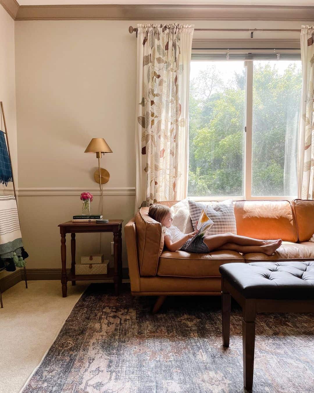 31 Leather Couch Living Room Ideas for Rustic, Timeless Comfort