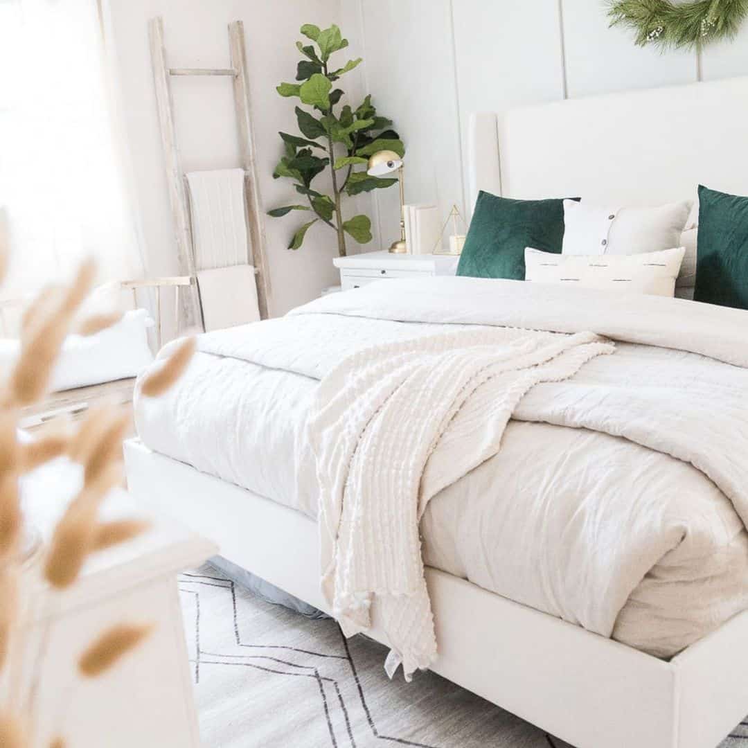 20 Green Bedroom Décor Ideas for an At-home Sanctuary