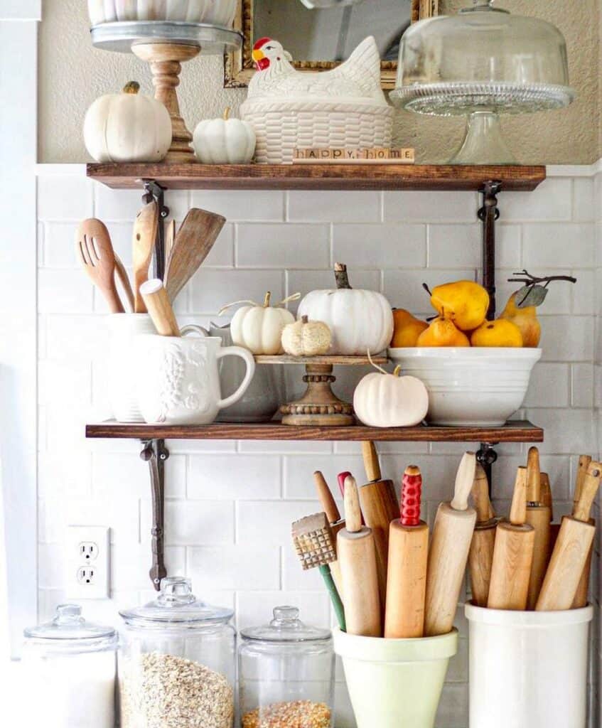 Rustic Farmhouse Kitchen Shelves