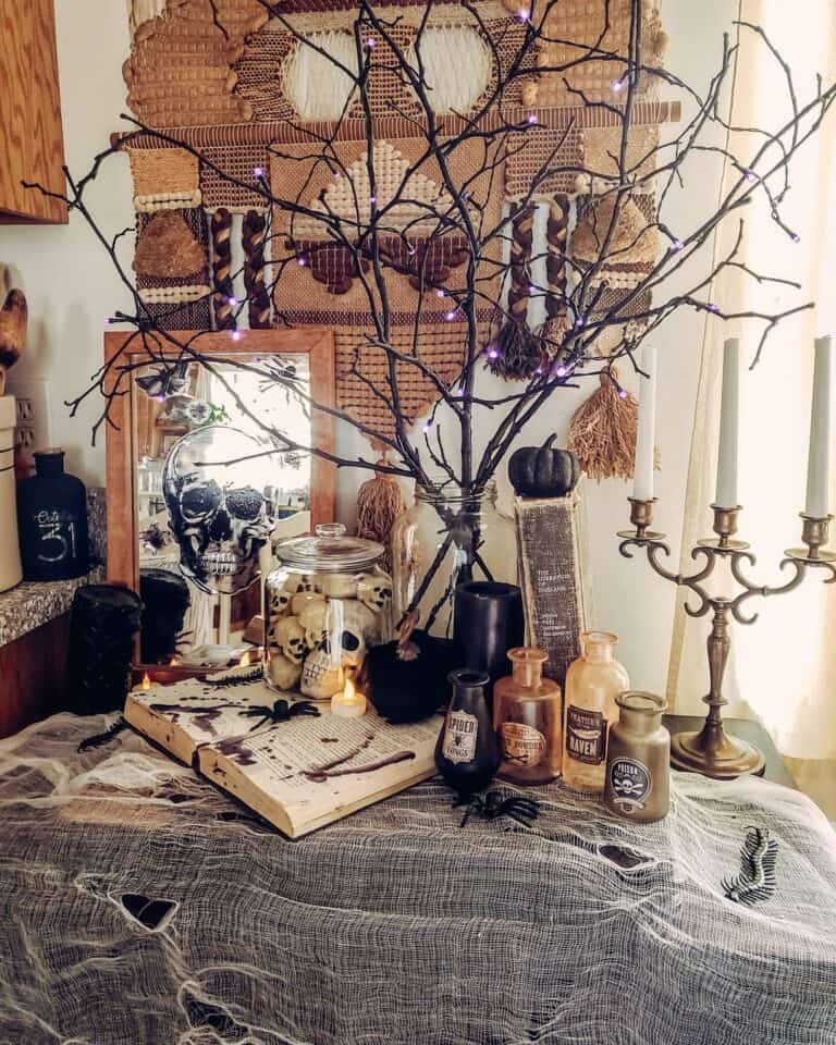 Rustic and Spooky Halloween Décor