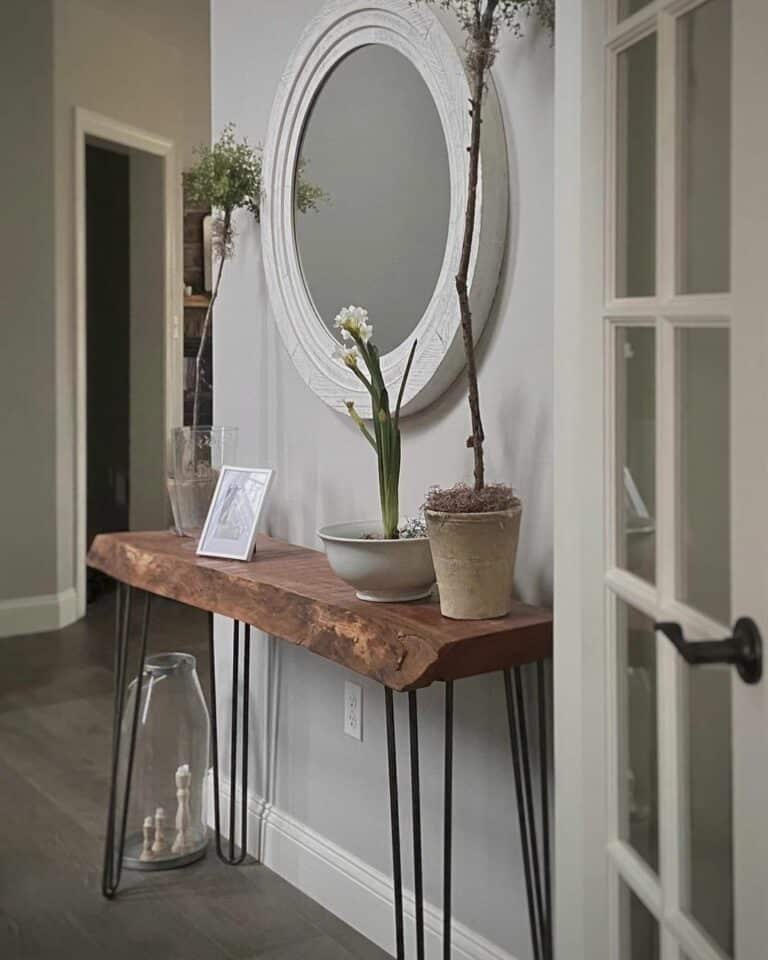 Simple Entryway Table Design