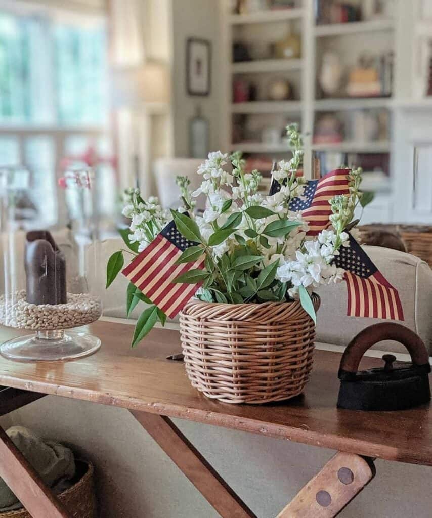 Simple Patriotic Decorations for a Living Room Console Table