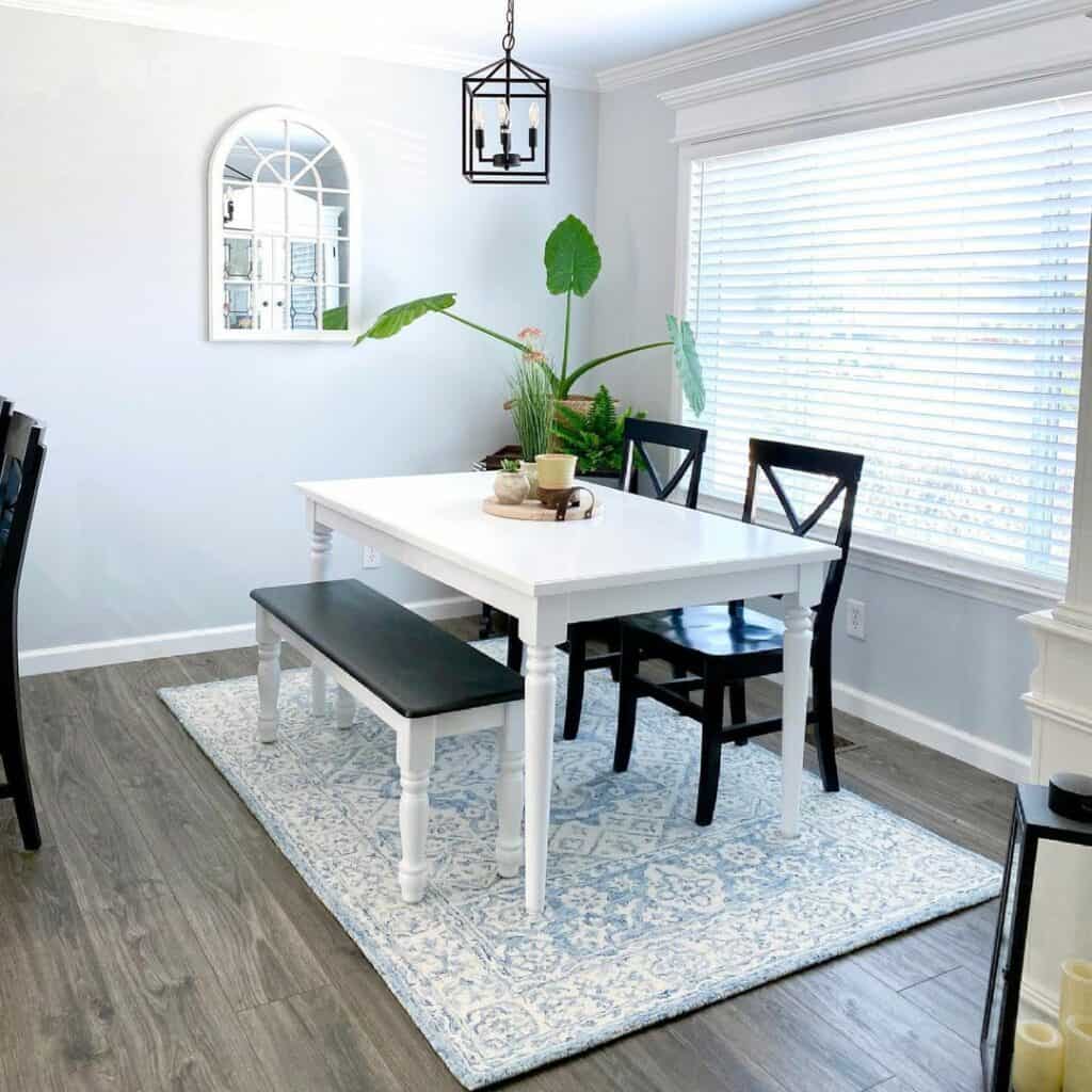 Simple Patterned Natural Dining Room
