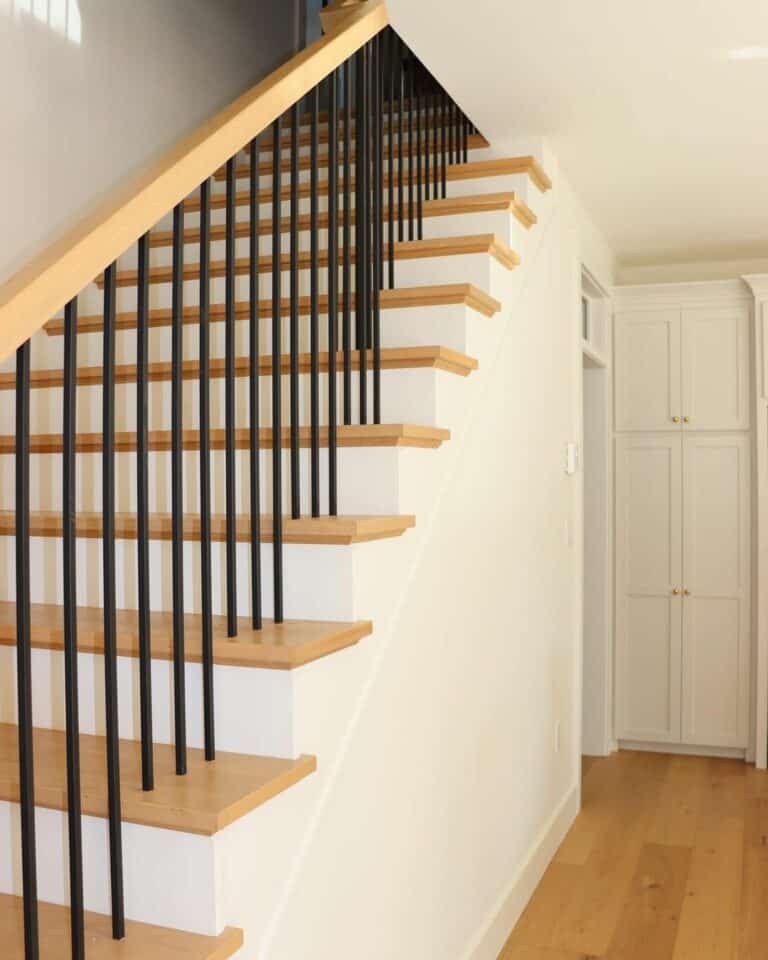 Simple Scandinavian Staircase Design
