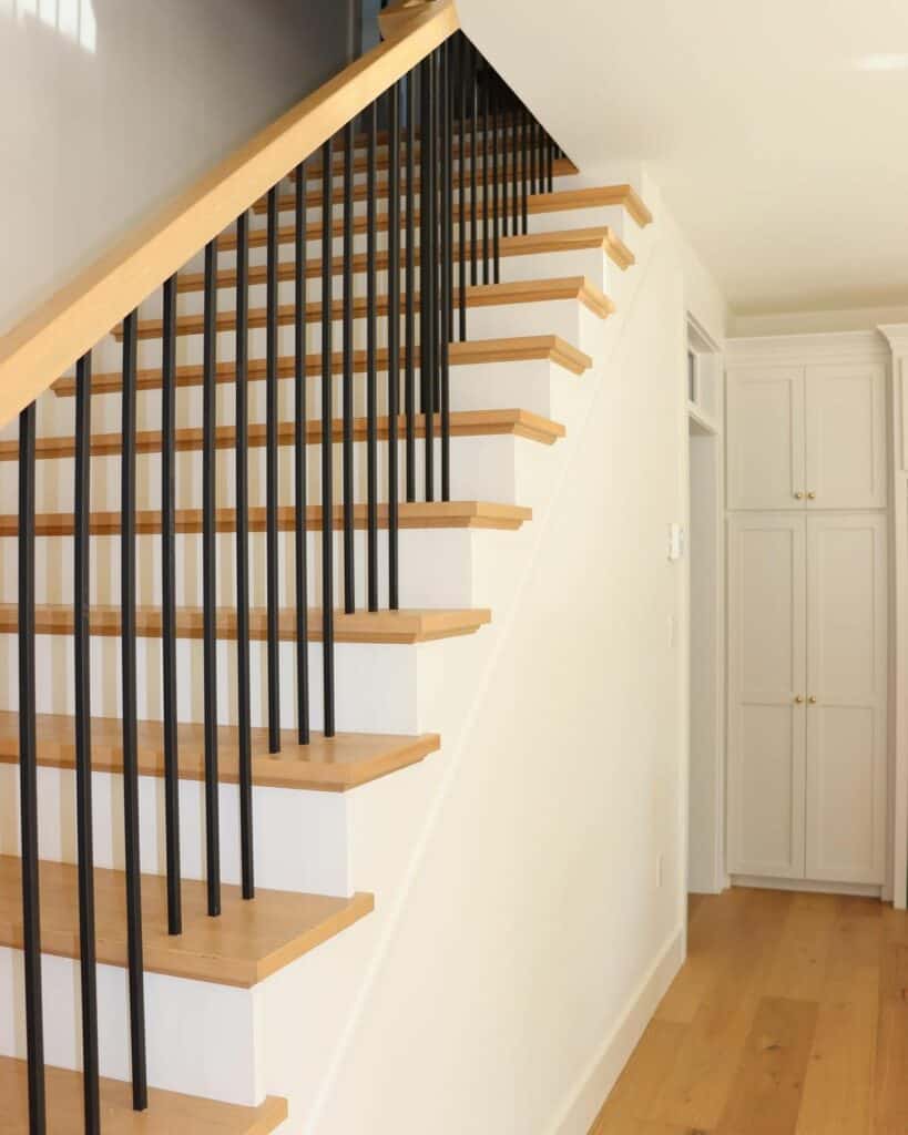 Simple Scandinavian Staircase Design