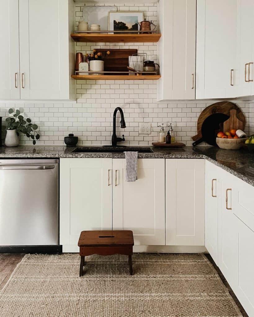Slim Corner Kitchen Cabinet Ideas for a Small Kitchen