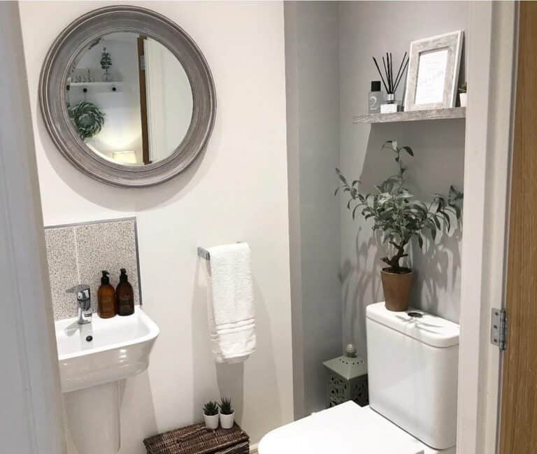 Small Gray and White Bathroom Ideas