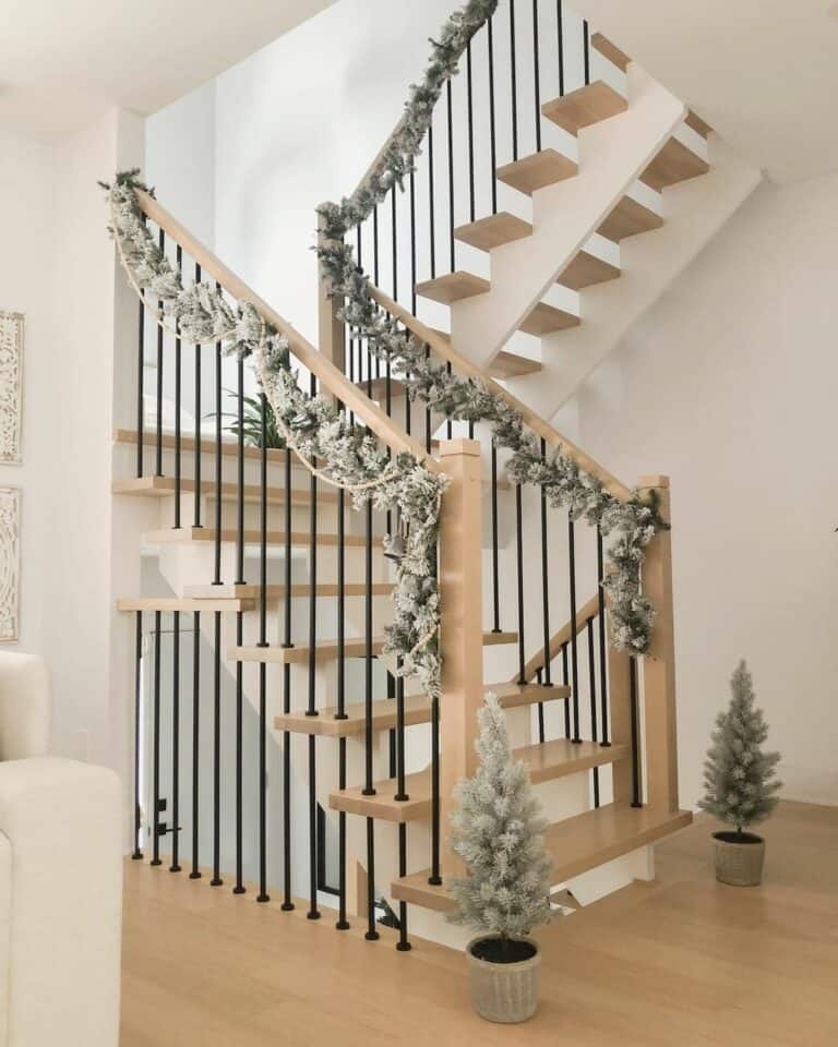 Stunning Festive Staircase Area