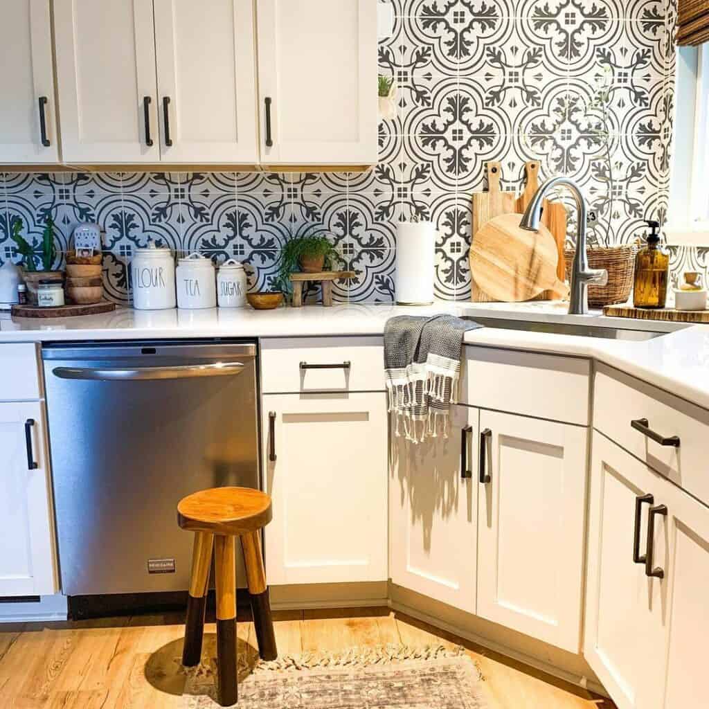 Stylish Modern Kitchen With Marble Countertop