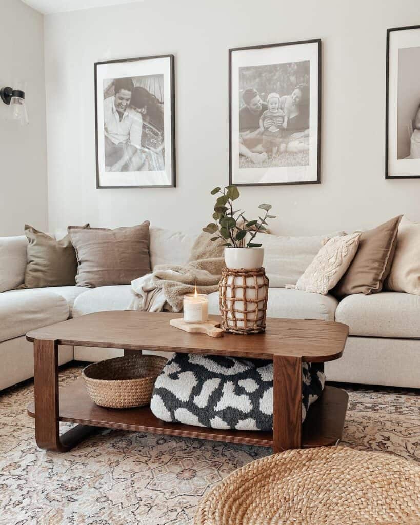 Two-tier Coffee Table With Double Décor