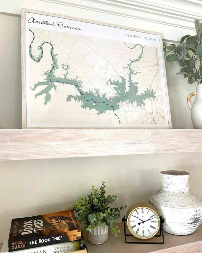 Unique Travel Décor Ideas for Shelves