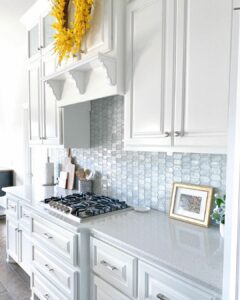 Vibrant Platinum Colored Backsplash in Kitchen Paradise