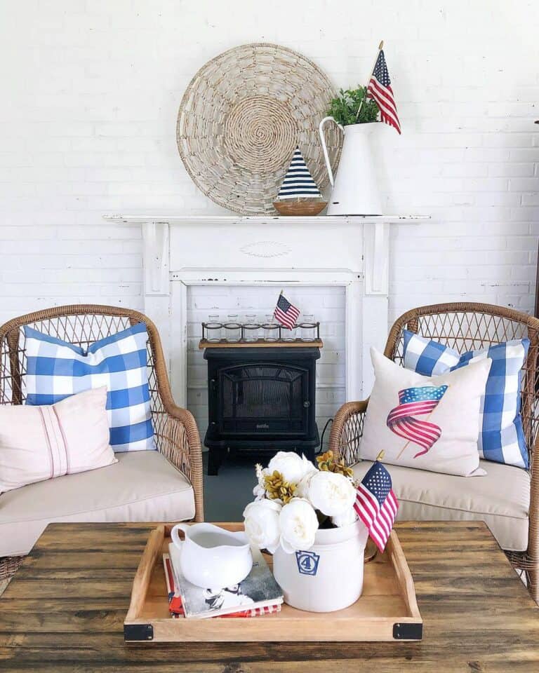Vintage Independence Day Décor Ideas for a Porch