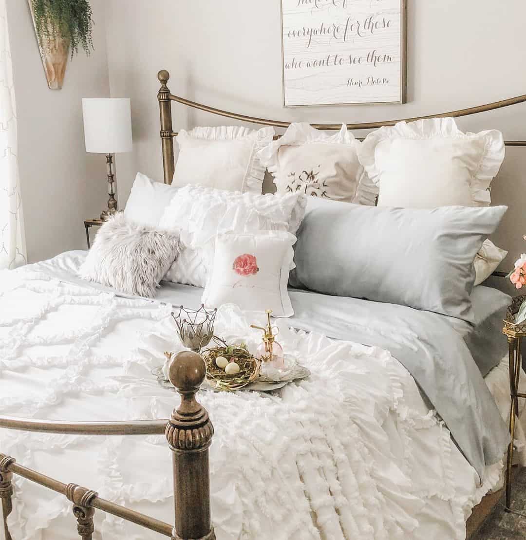 Vintage and Romantic Master Bedroom Idea Soul & Lane