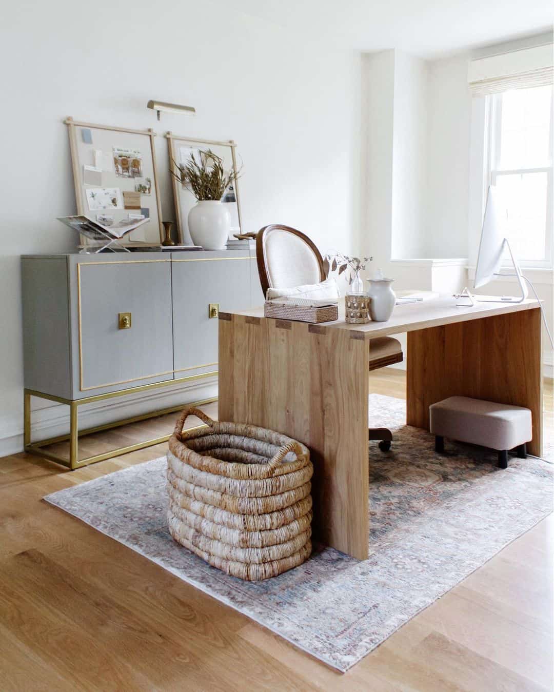 View of 30 Gorgeous Office Décor Ideas You’ll Enjoy Working from Home In