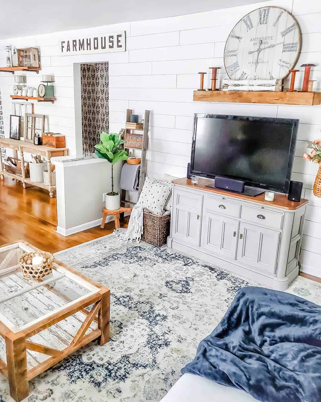 Warm Vintage Living Room