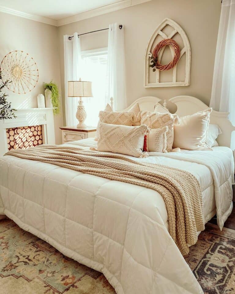 Warm and Tranquil Farmhouse Bedroom With Neutral Décor