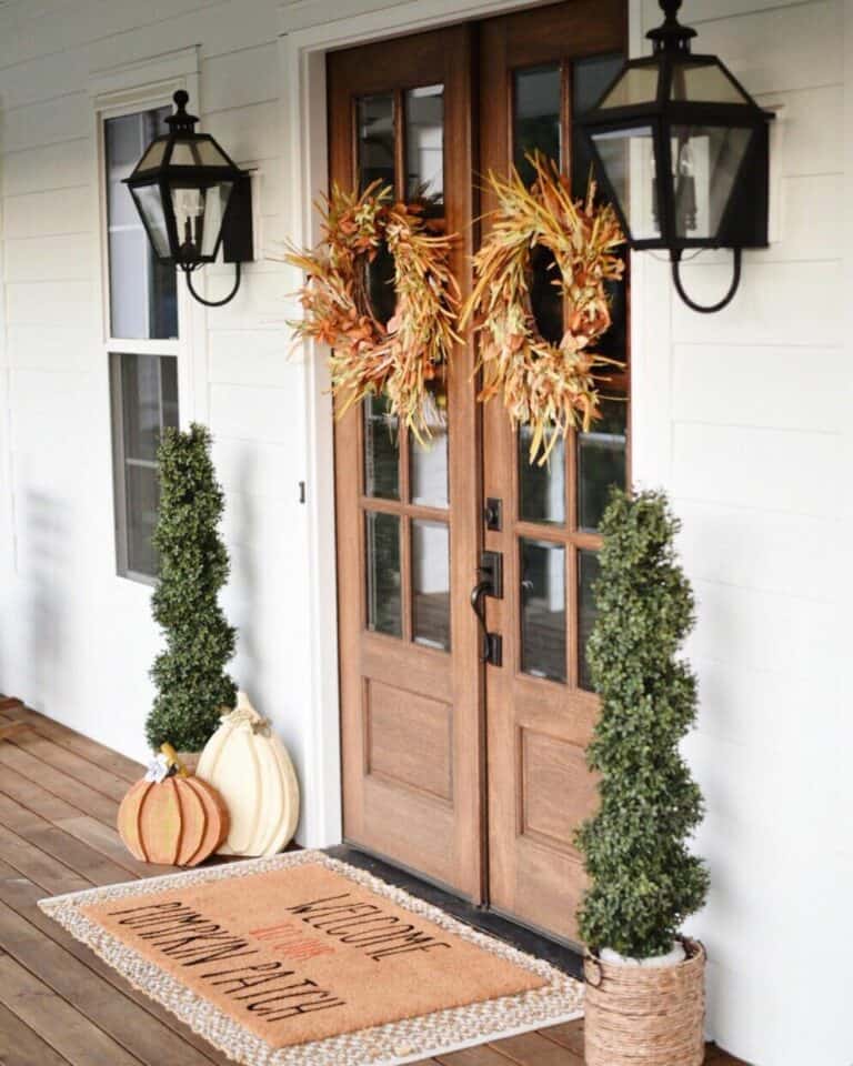 Warm-toned Straw and Wheat Wreath Ideas for Fall