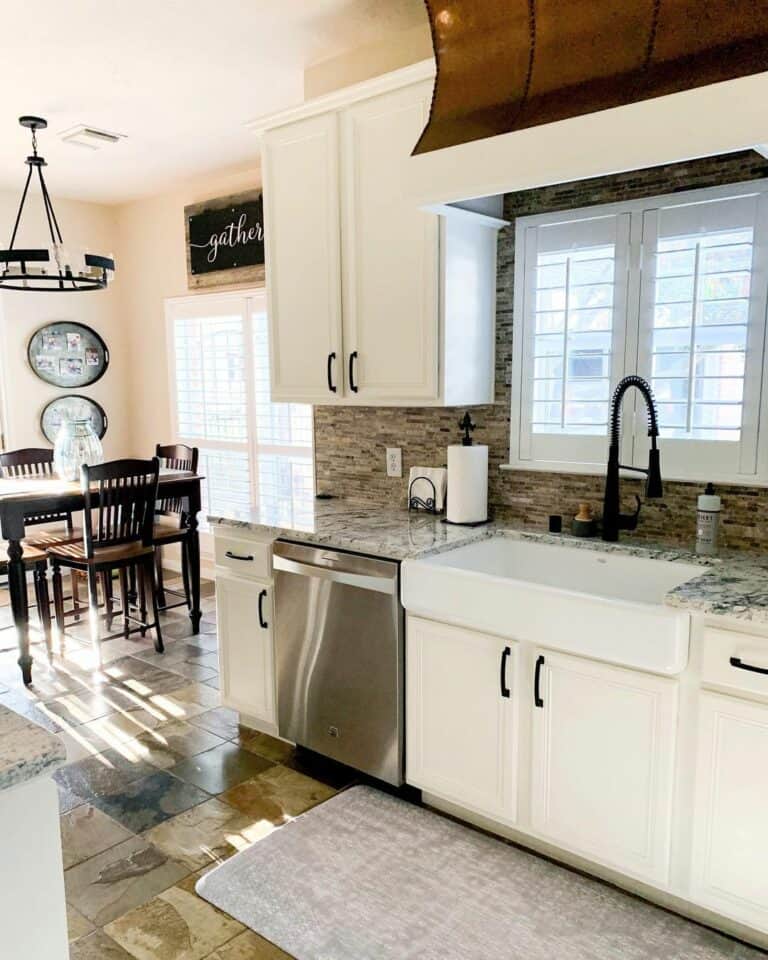 Welcoming Cozy Kitchen With Brown Stone Backsplash